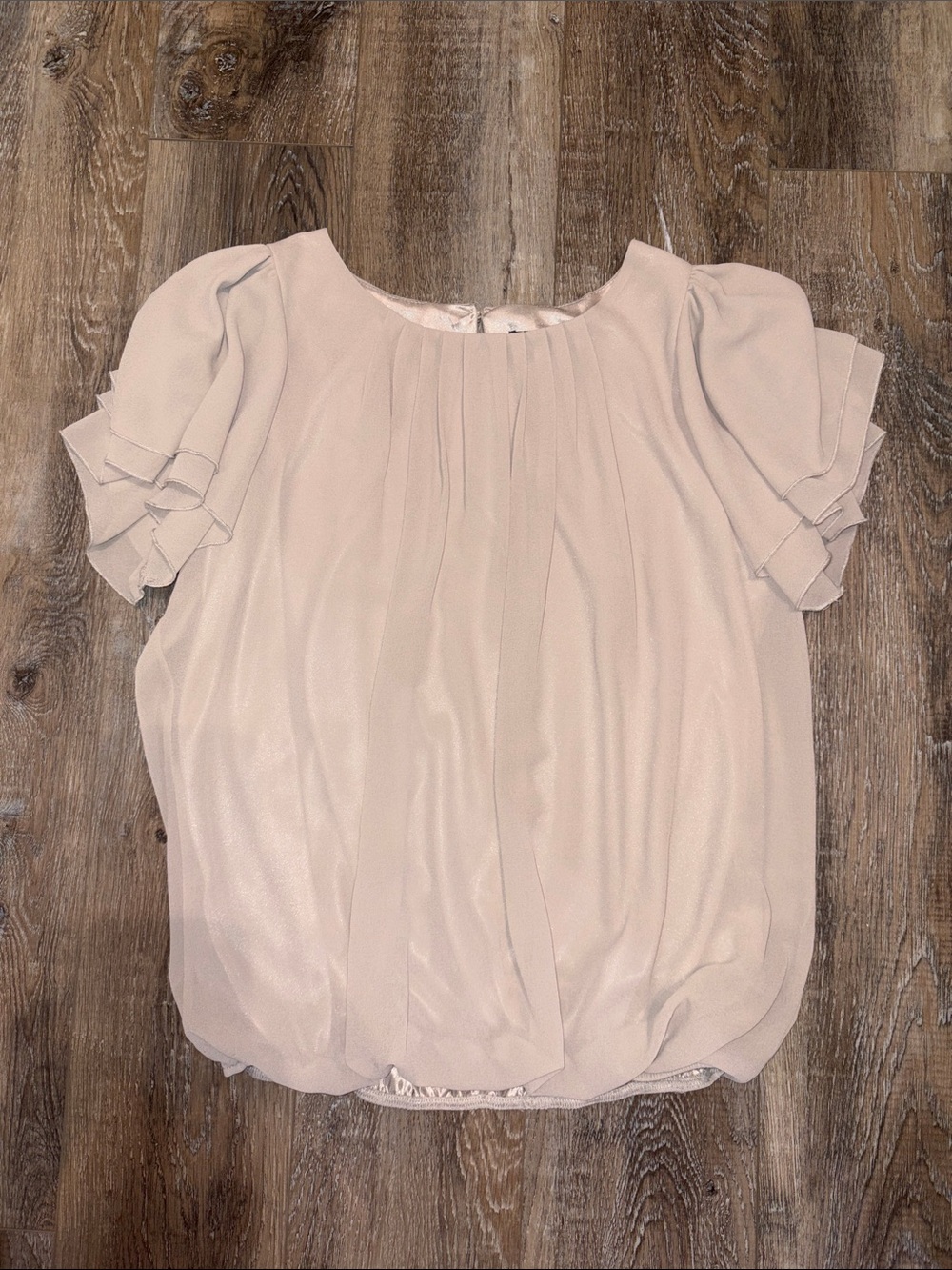 Suzy Shier Light Beige Short Flutter Sleeve Blouse